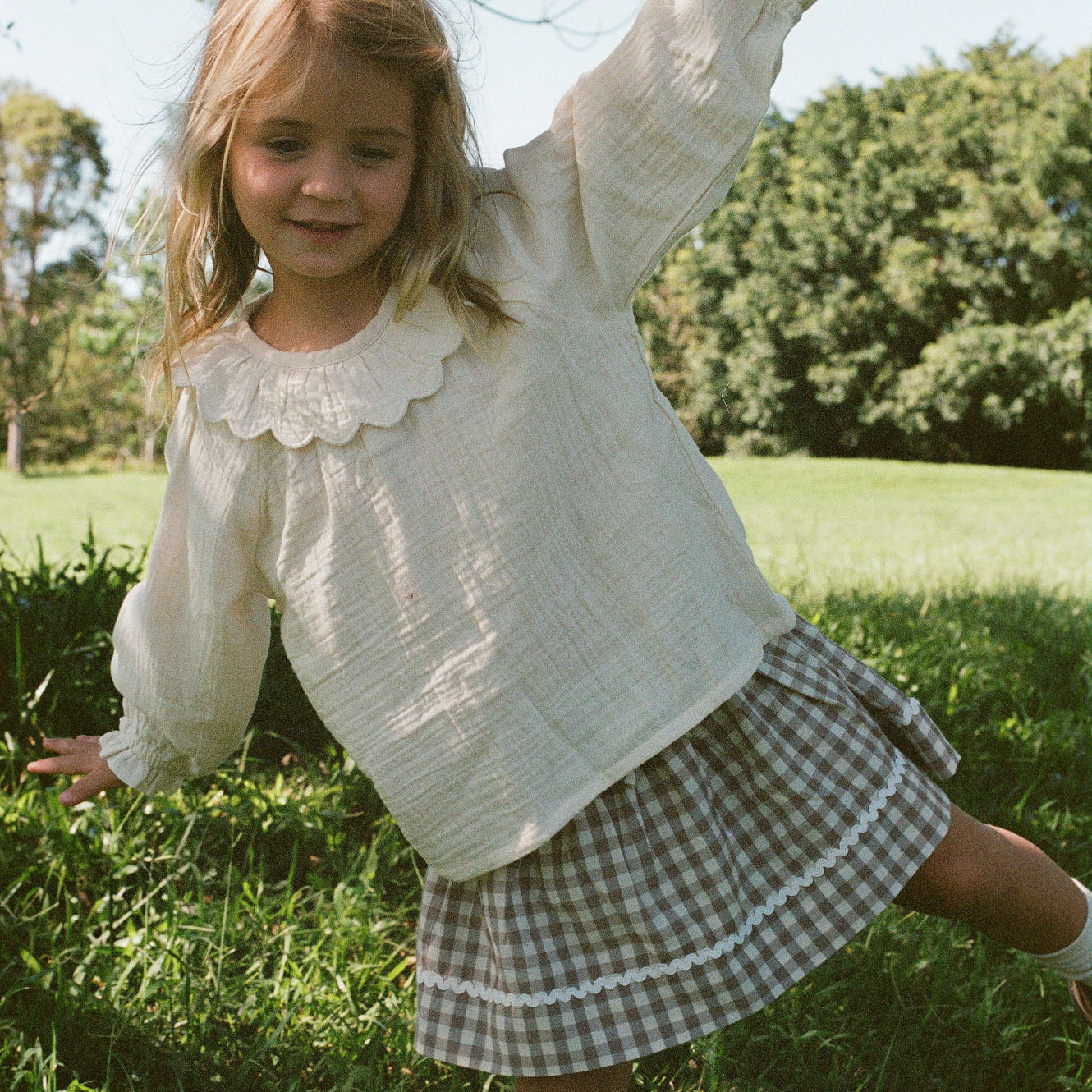 RUFFLE CAMERON BLOUSE - Natural