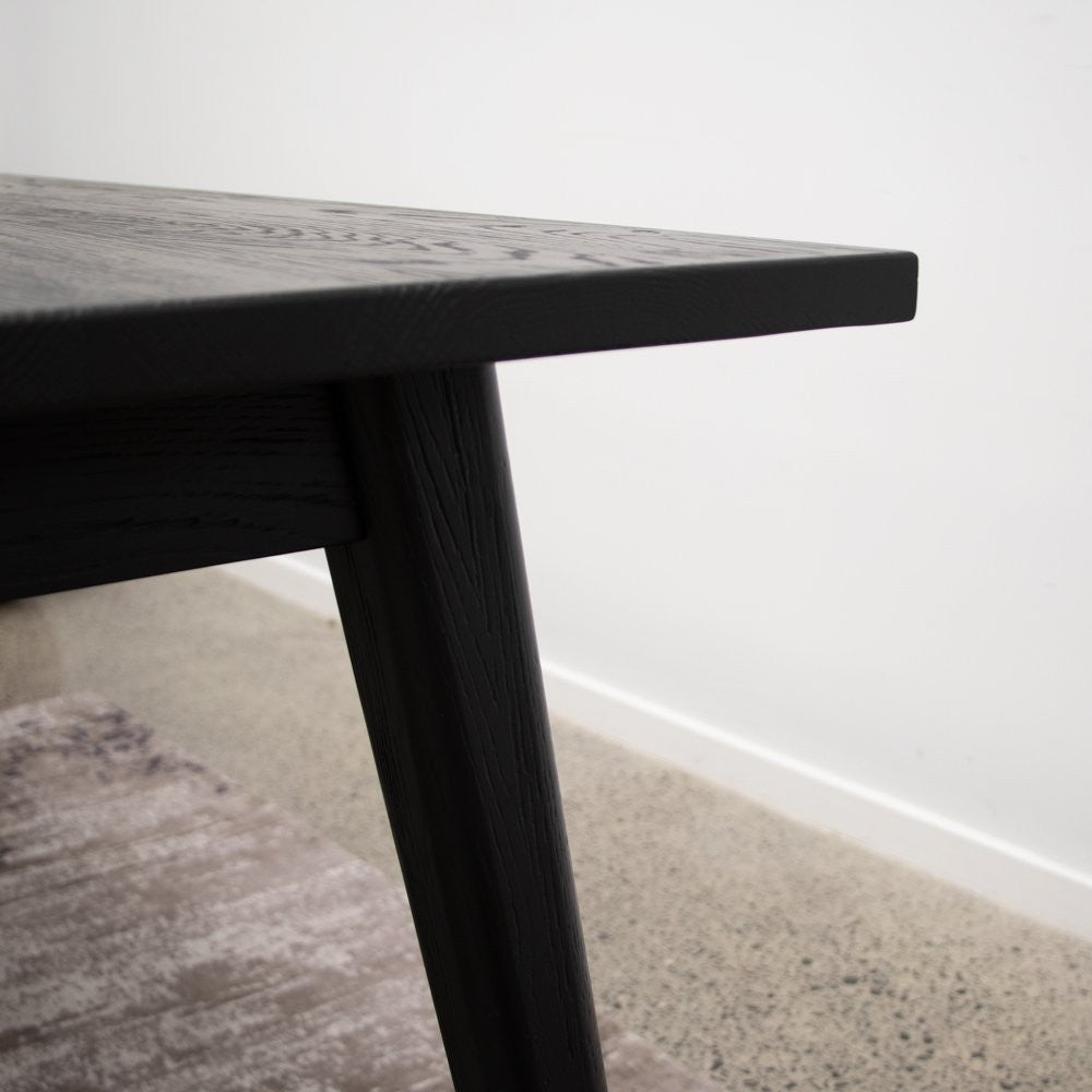 Vaasa Oak Bench - Matt Black