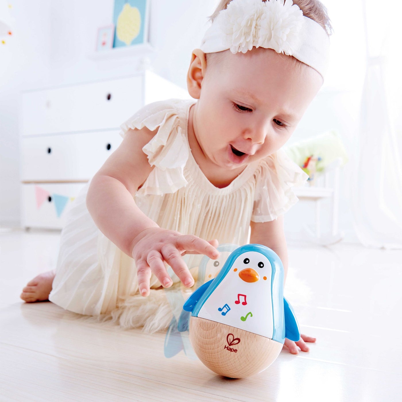 HAPE Penguin Musical Wobbler