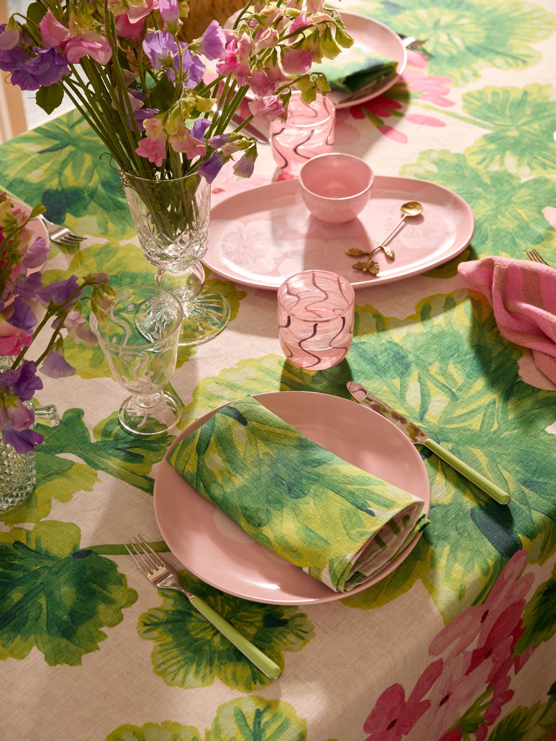 Geranium Multi Linen Tablecloth