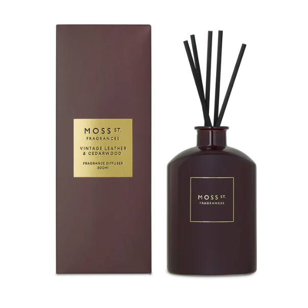 MOSS ST. Candle 300g - Vintage Leather & Cedarwood